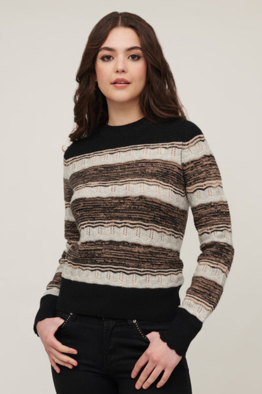 &Isla Kerri Lace Stitch Crew Aw22