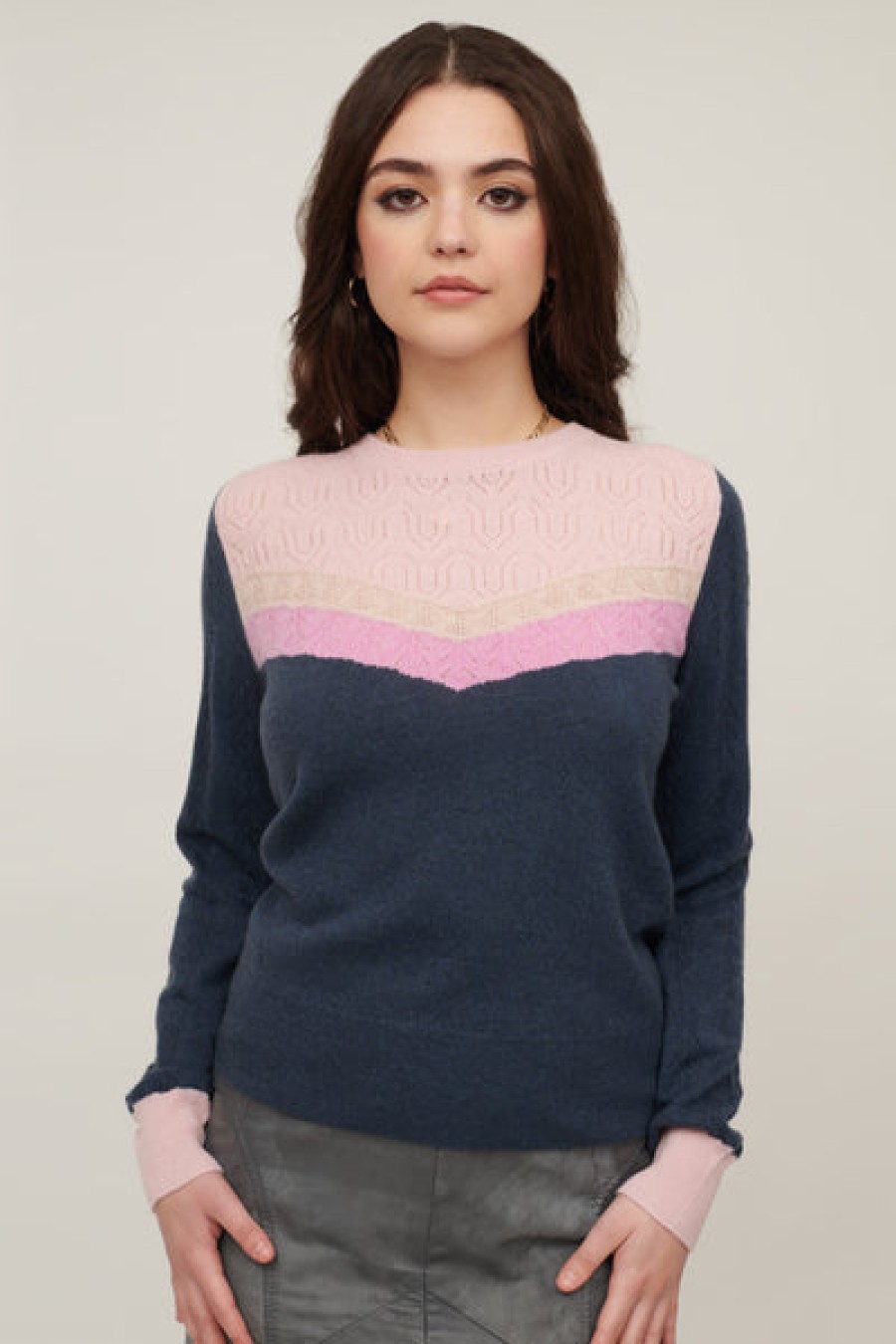 &Isla Lacey Crew Neck Aw22