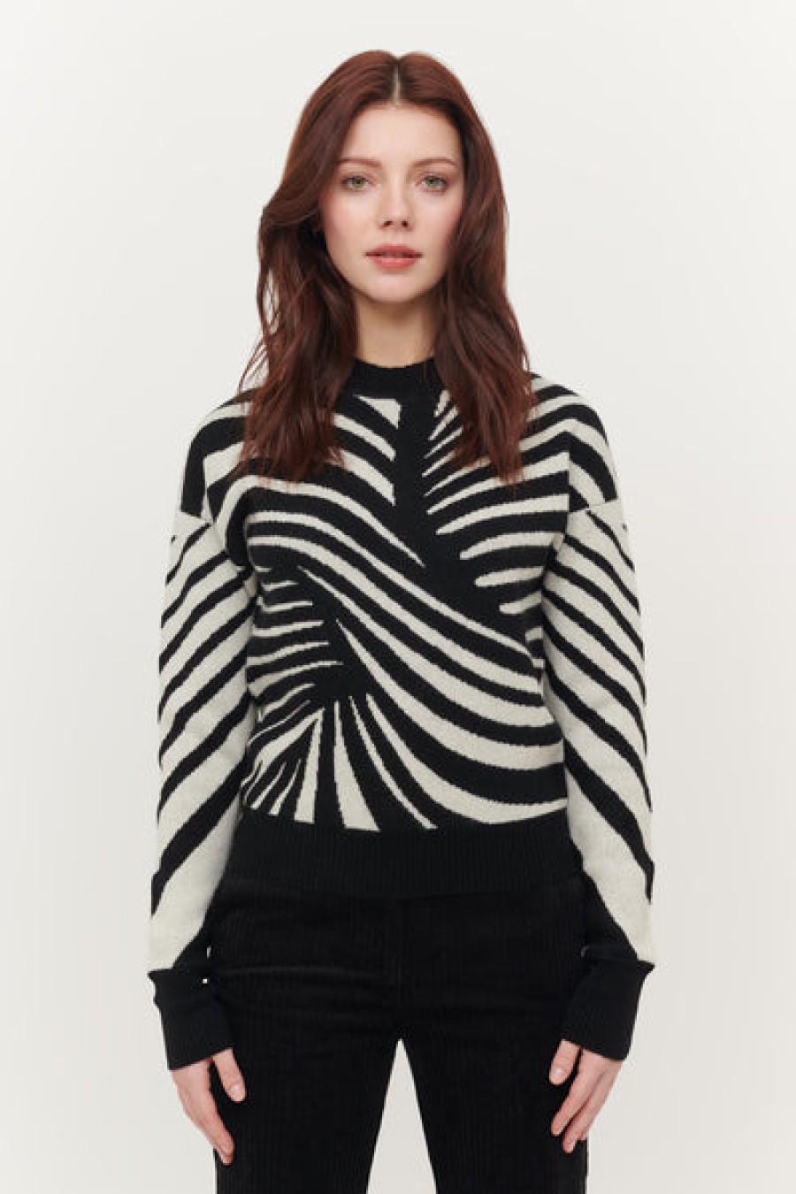 &Isla Kat Wavy Jacquard Crew Aw23